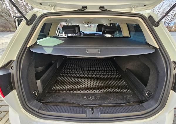 Volkswagen Passat cena 52000 przebieg: 249000, rok produkcji 2015 z Kalisz małe 121